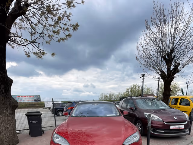 Tesla Model S - фото 2