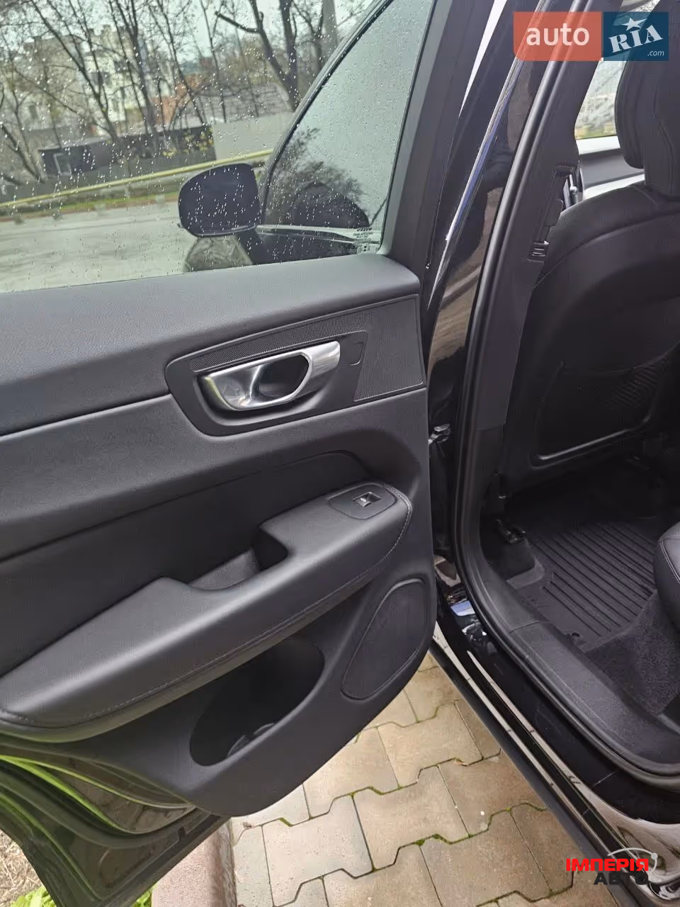 Volvo XC60 - фото 3
