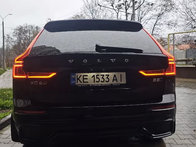 Volvo XC60 - фото 2