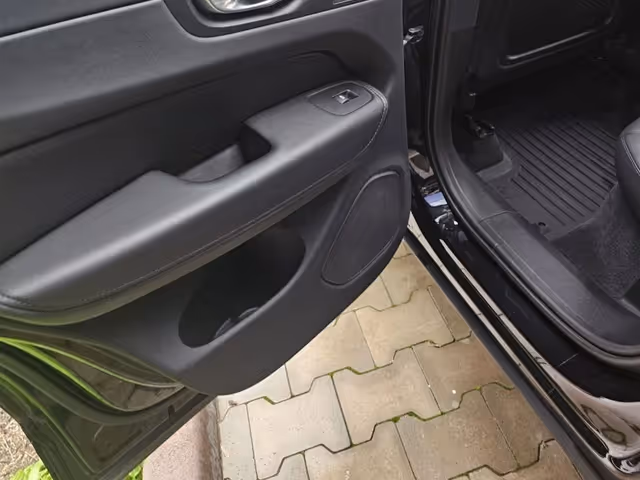 Volvo XC60 - фото 3