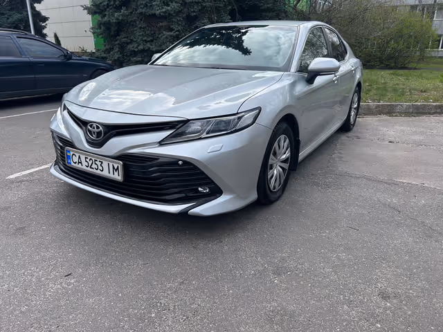 Toyota Camry - фото 4