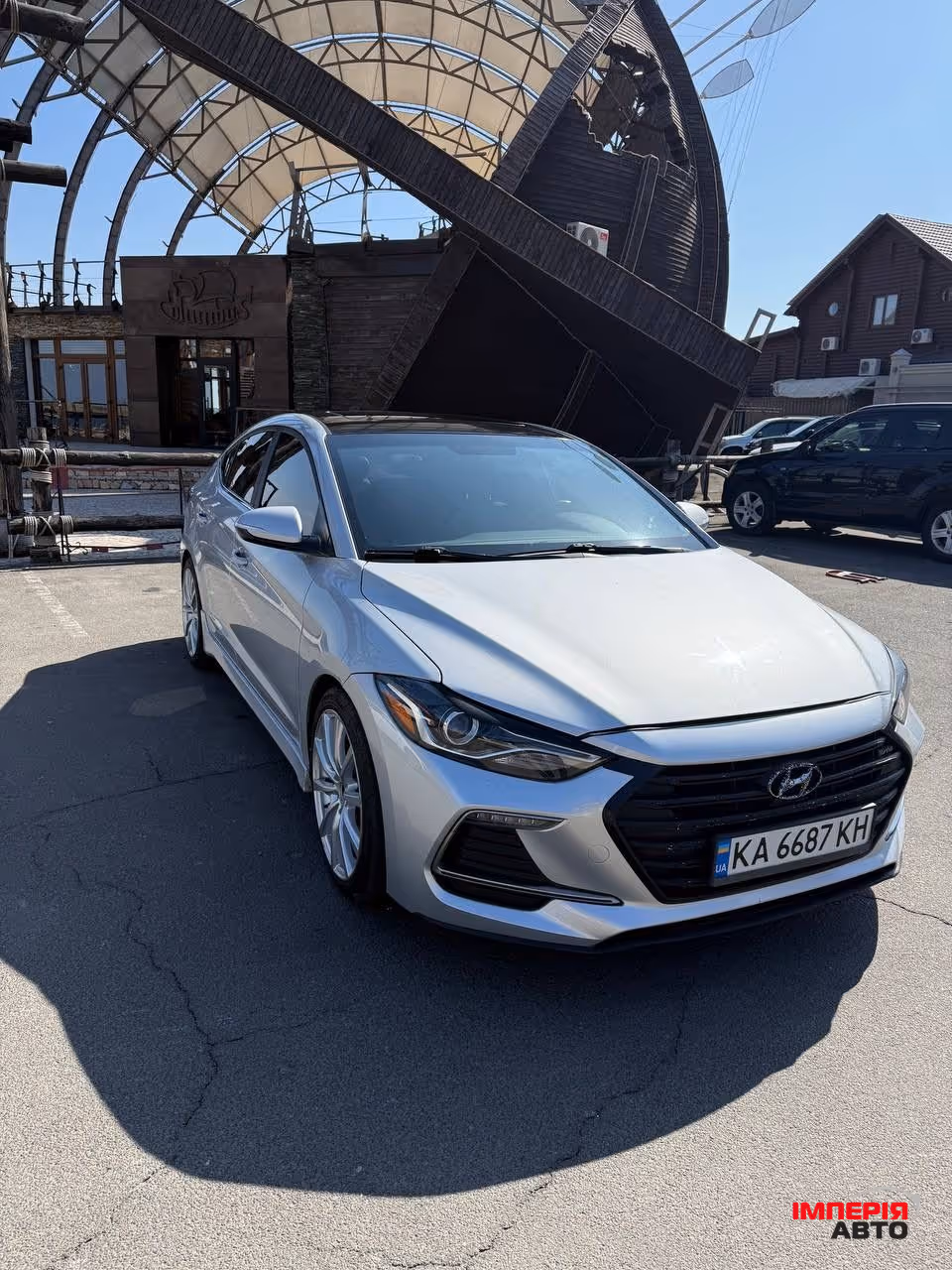Hyundai Elantra - фото 1