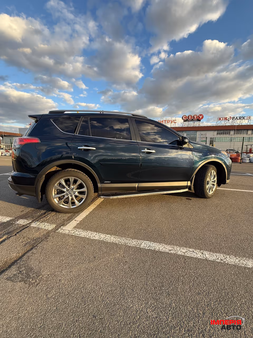 Toyota RAV4 - фото 8