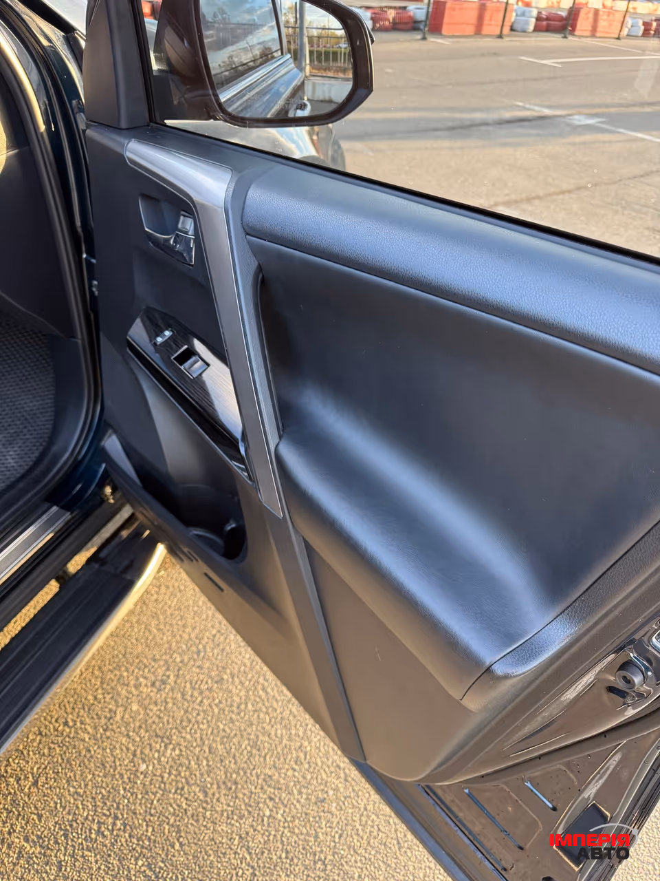 Toyota RAV4 - фото 12