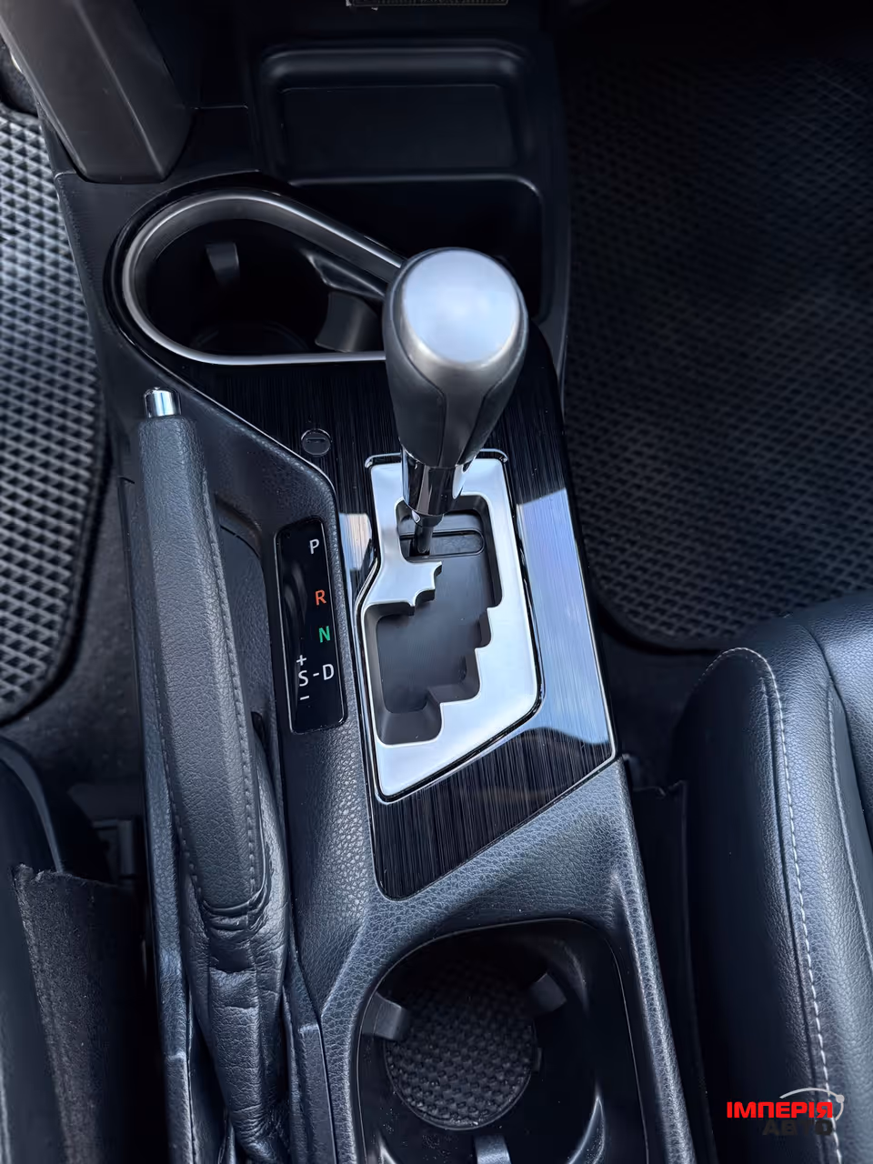 Toyota RAV4 - фото 32