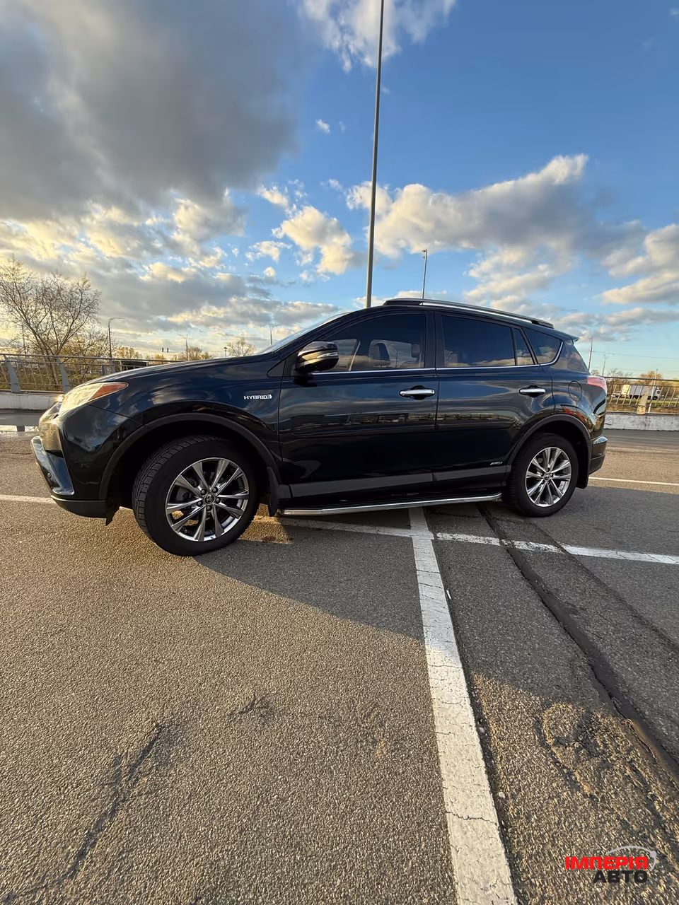 Toyota RAV4 - фото 4