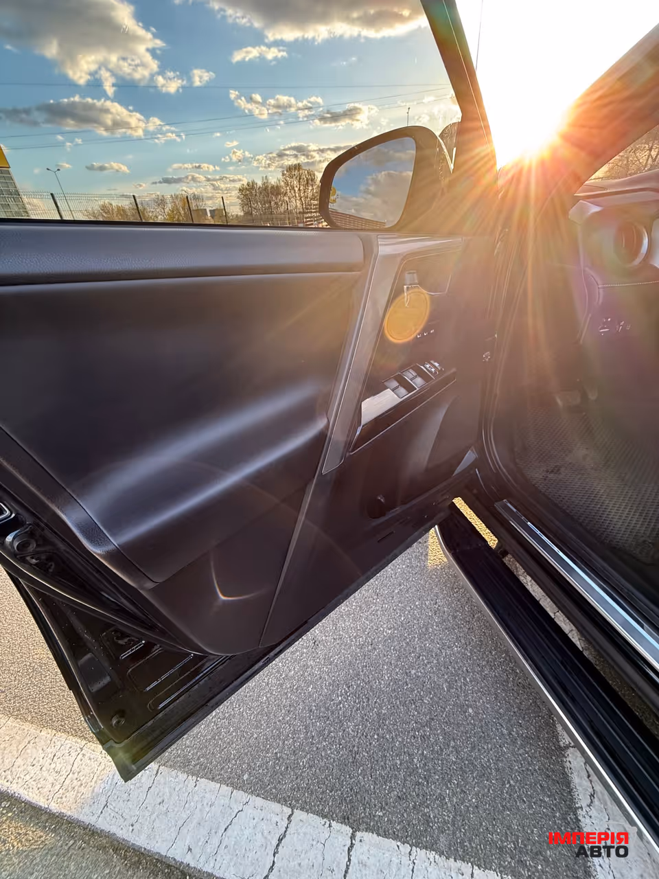 Toyota RAV4 - фото 10