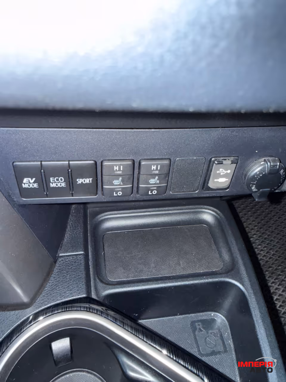 Toyota RAV4 - фото 17