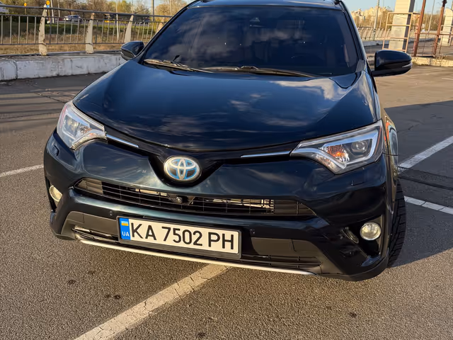 Toyota RAV4 - фото 2