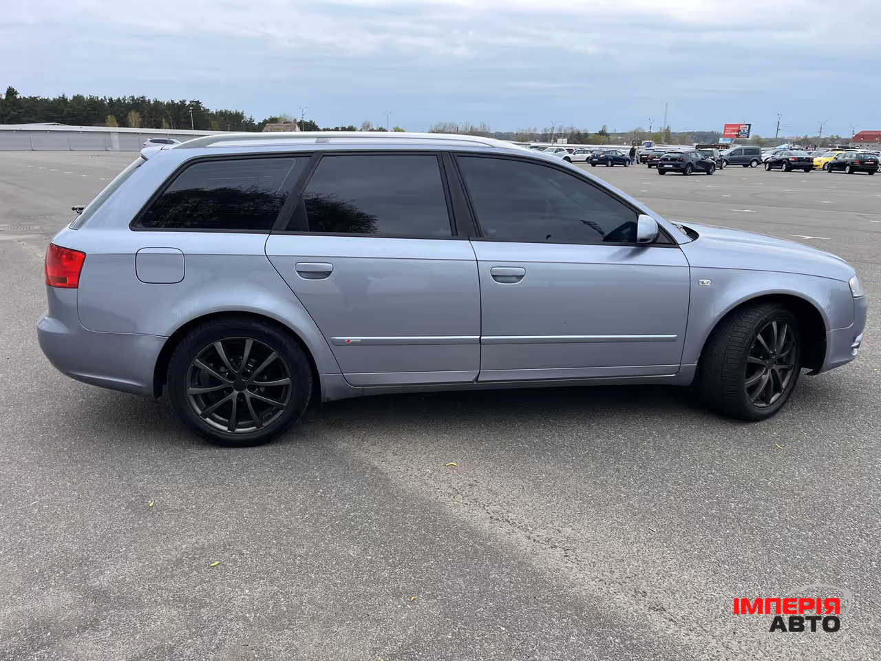 Audi A4 - фото 5