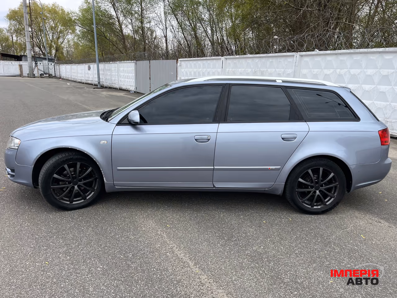 Audi A4 - фото 9