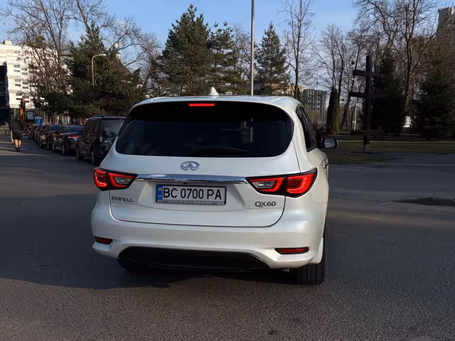 Infiniti QX60 - фото 5