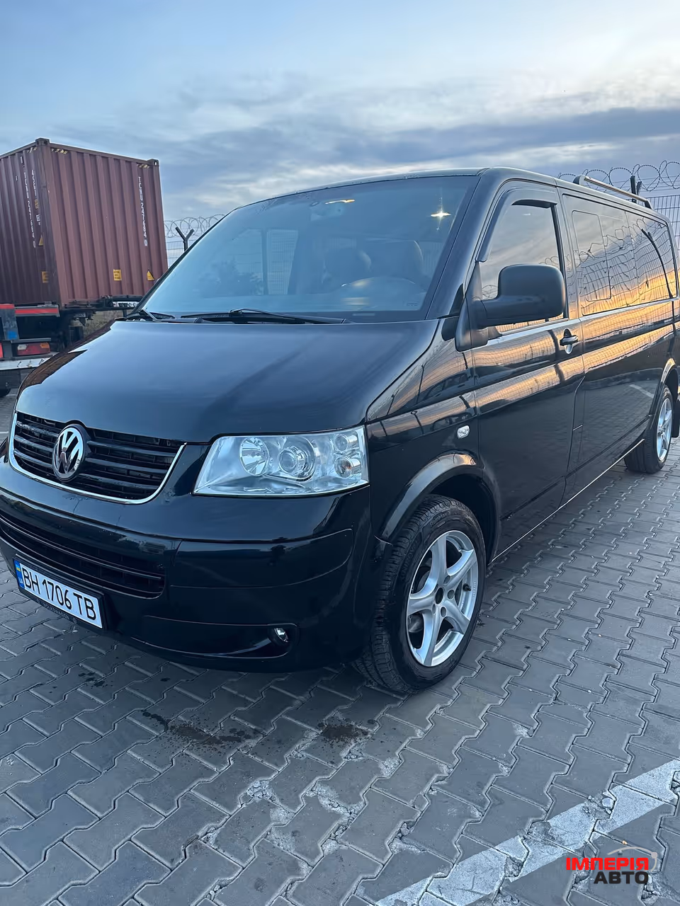 Volkswagen Caravelle - фото 1