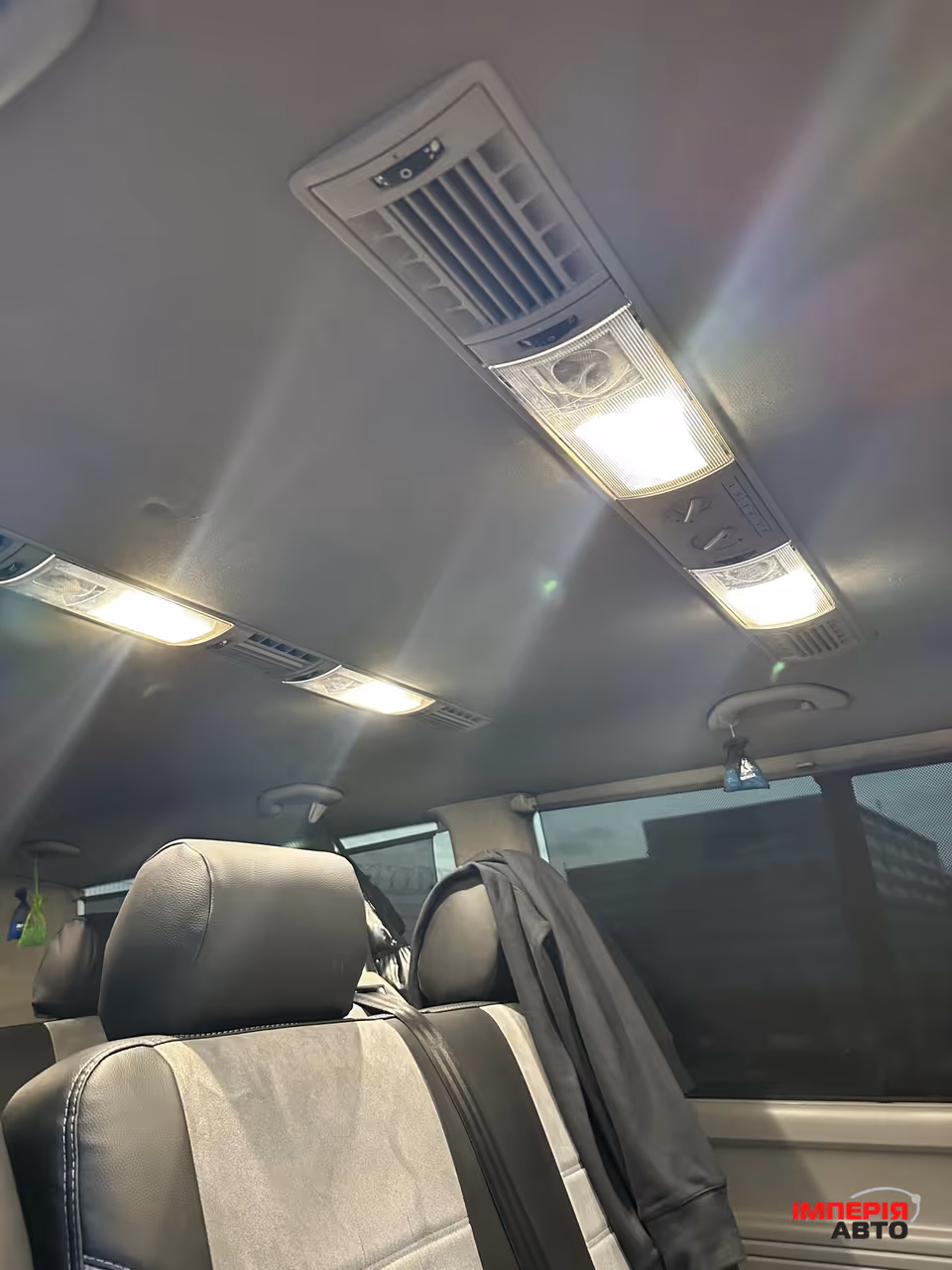 Volkswagen Caravelle - фото 11