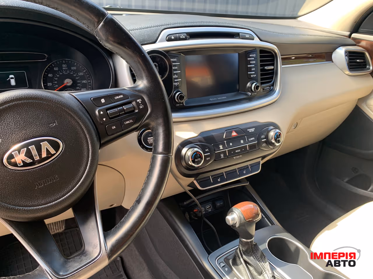 Kia Sorento - фото 11