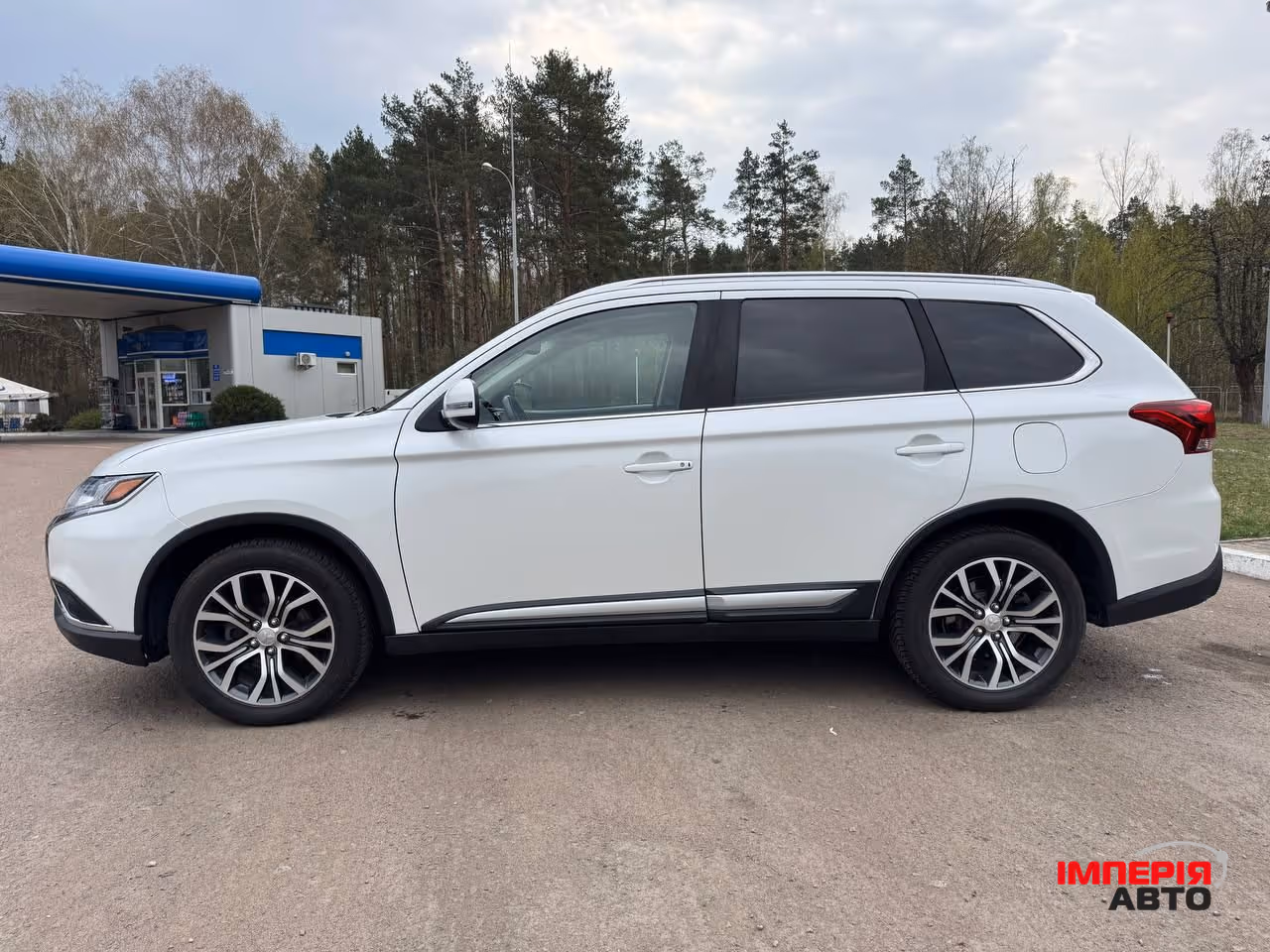 Mitsubishi Outlander - фото 4