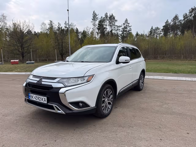 Mitsubishi Outlander - фото 3