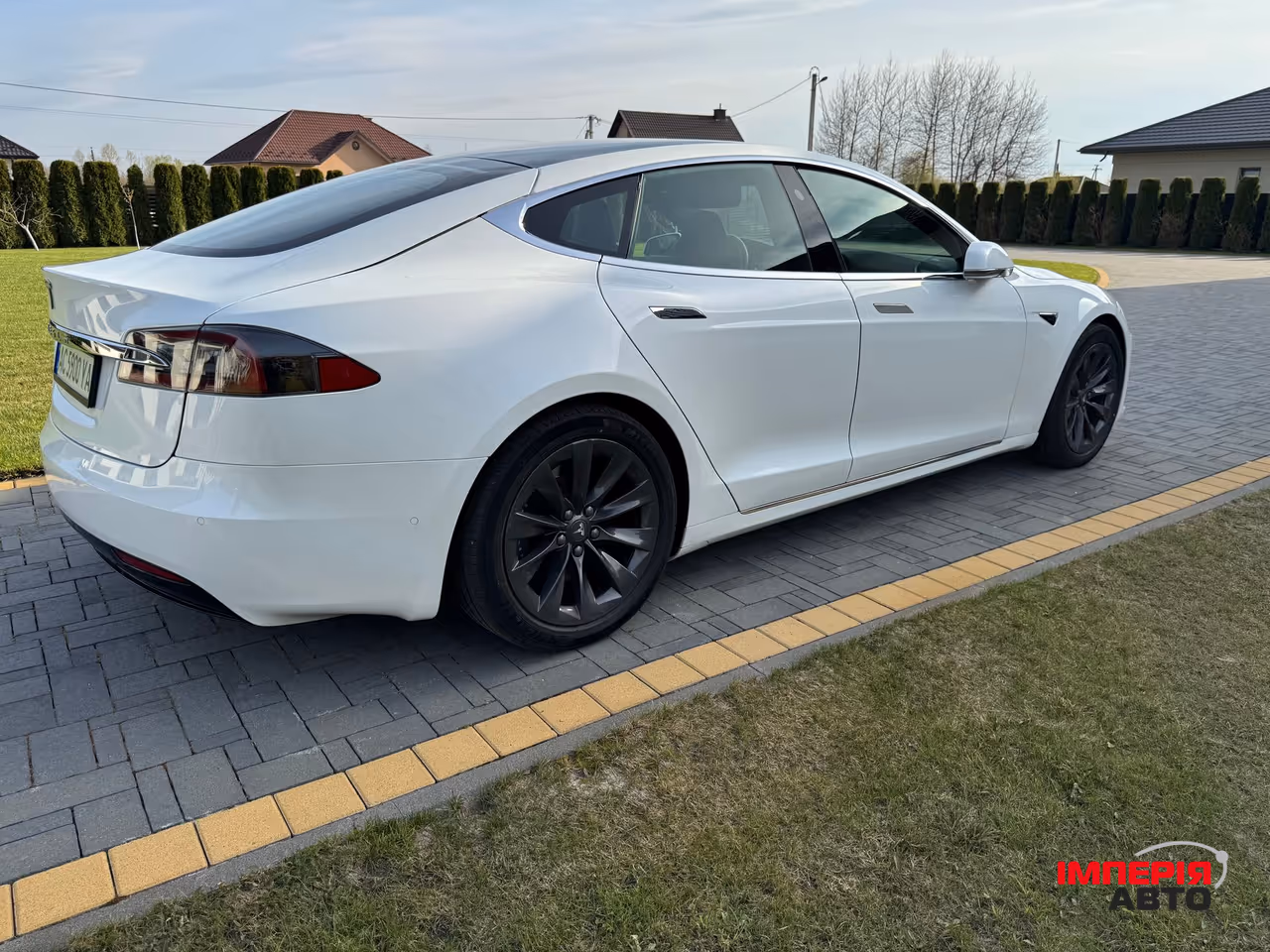 Tesla Model S - фото 6