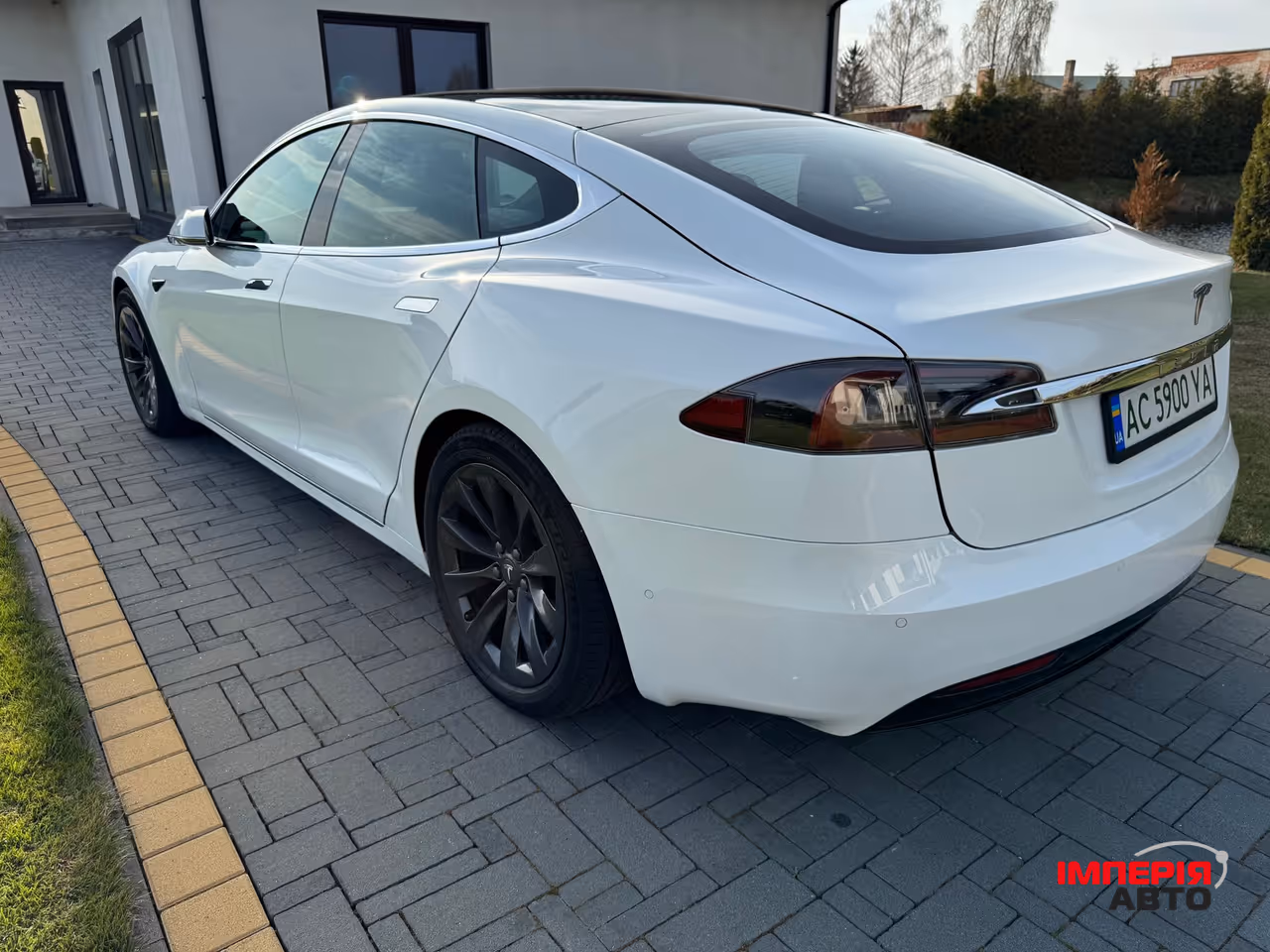 Tesla Model S - фото 3