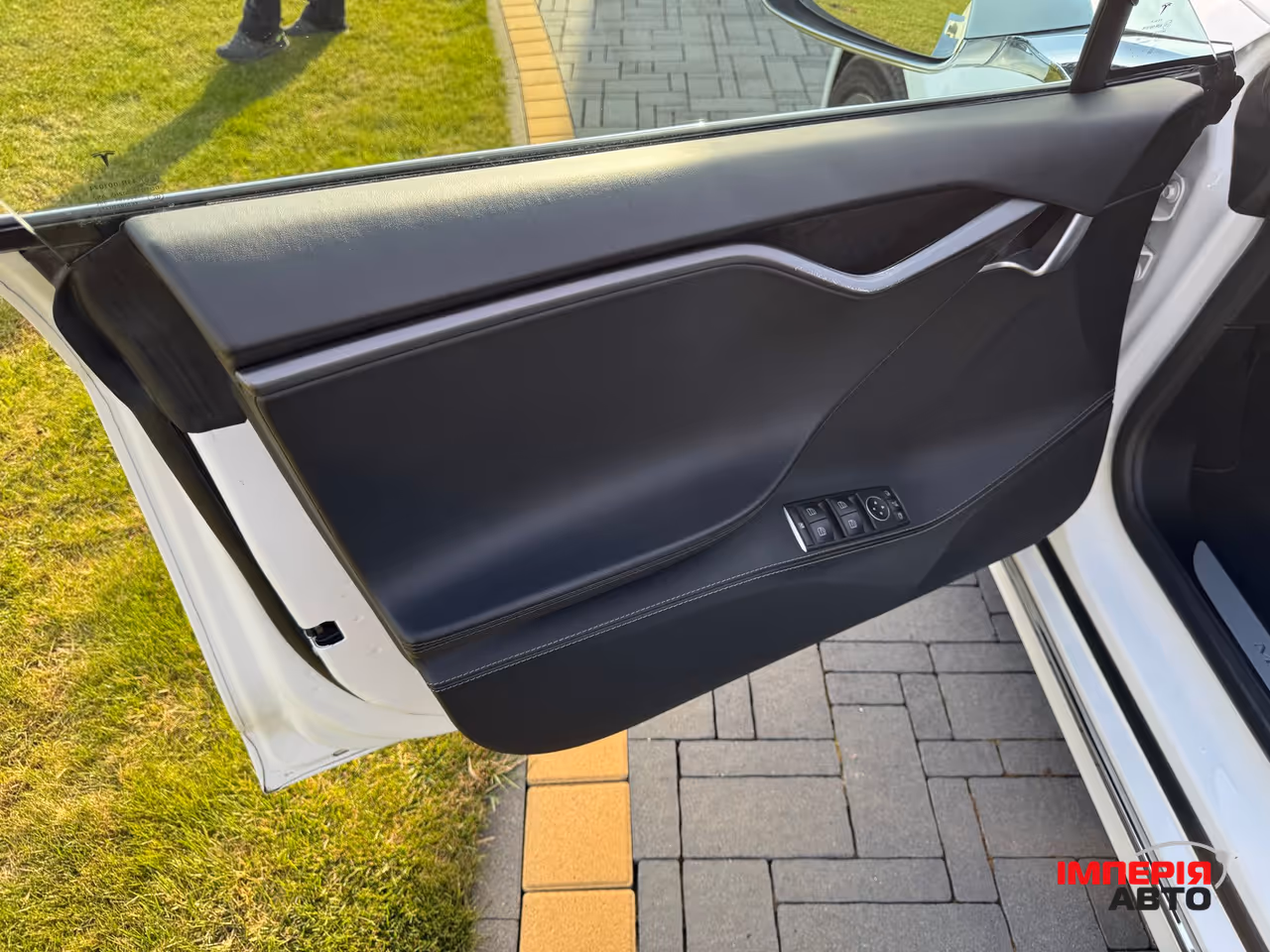 Tesla Model S - фото 12