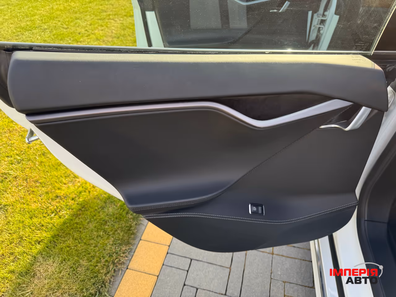 Tesla Model S - фото 17