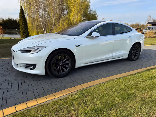 Tesla Model S - фото 2