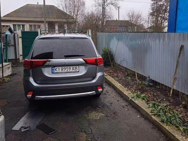 Mitsubishi Outlander - фото 4