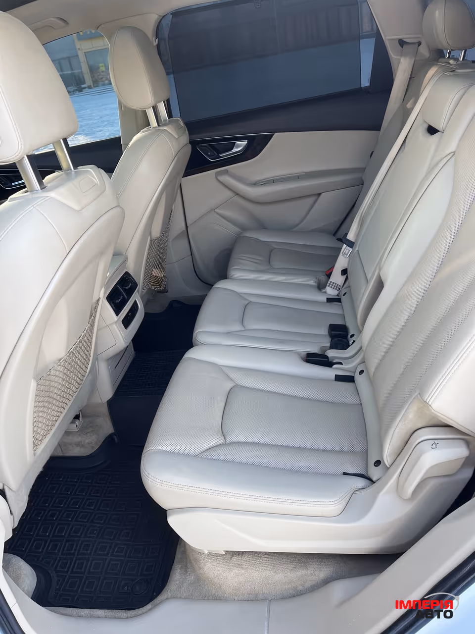 Audi Q7 - фото 13