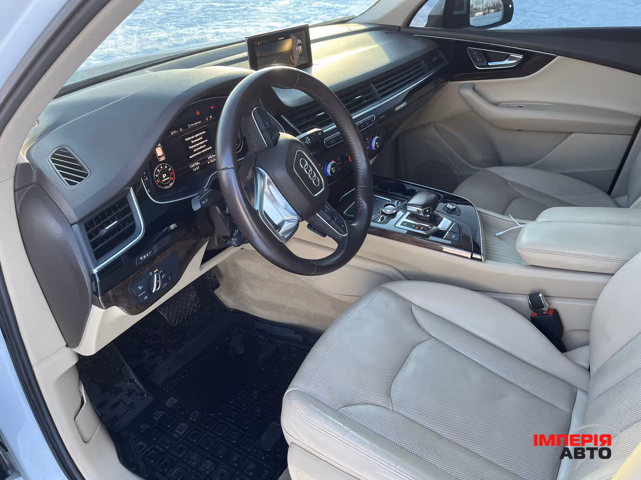 Audi Q7 - фото 12