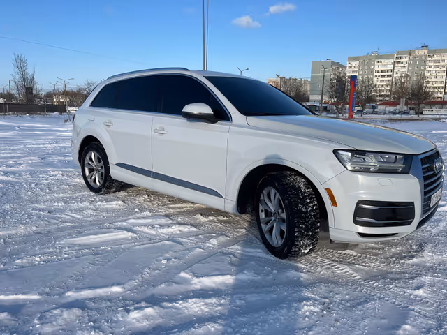 Audi Q7 - фото 3