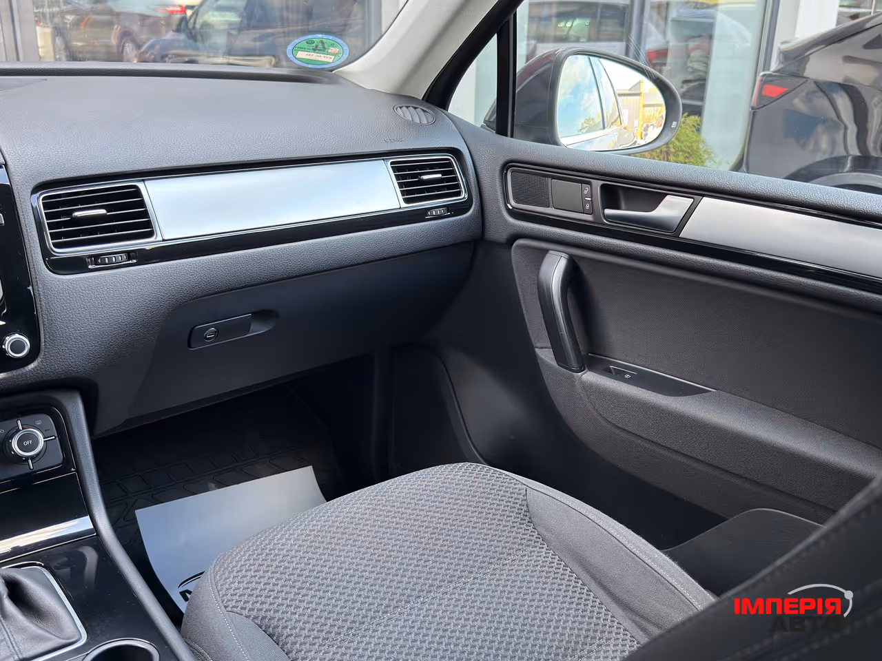 Volkswagen Touareg - фото 17