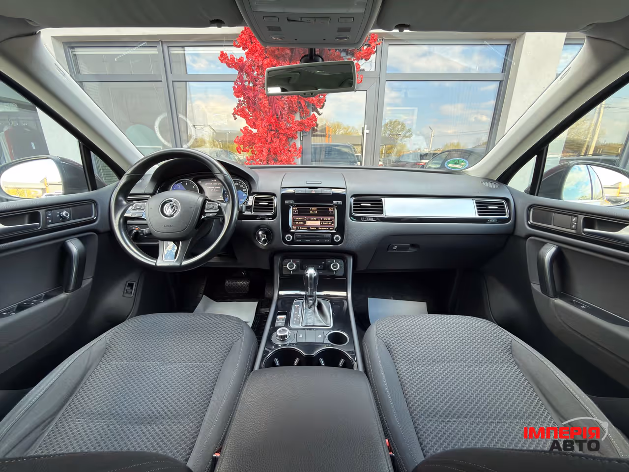 Volkswagen Touareg - фото 13