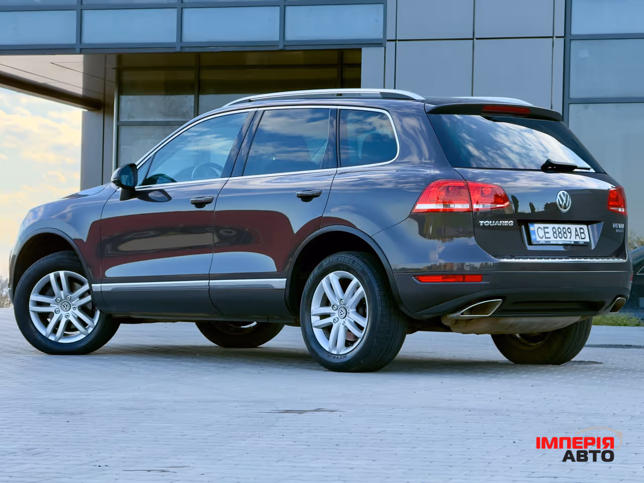 Volkswagen Touareg - фото 2