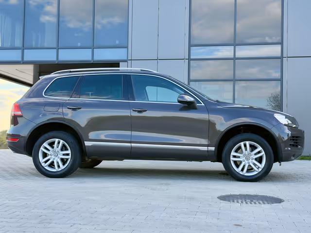 Volkswagen Touareg - фото 5