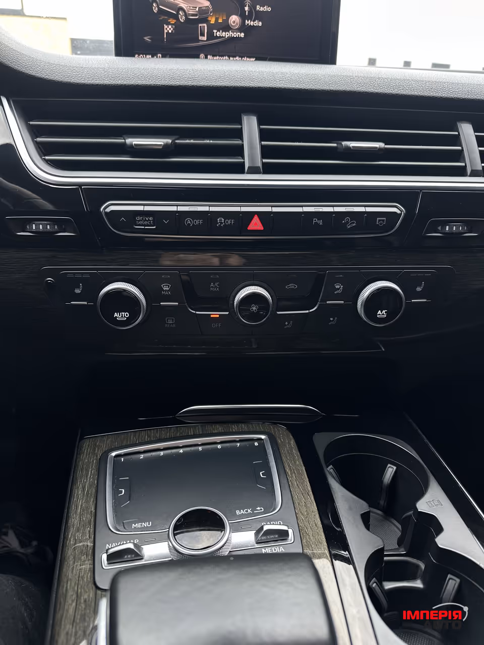 Audi Q7 - фото 33