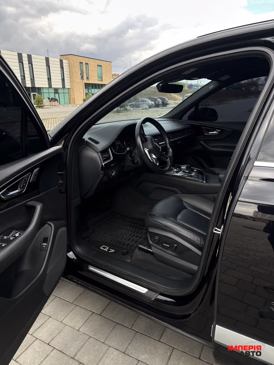 Audi Q7 - фото 21