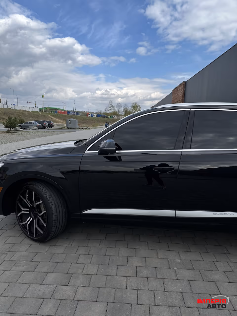 Audi Q7 - фото 16