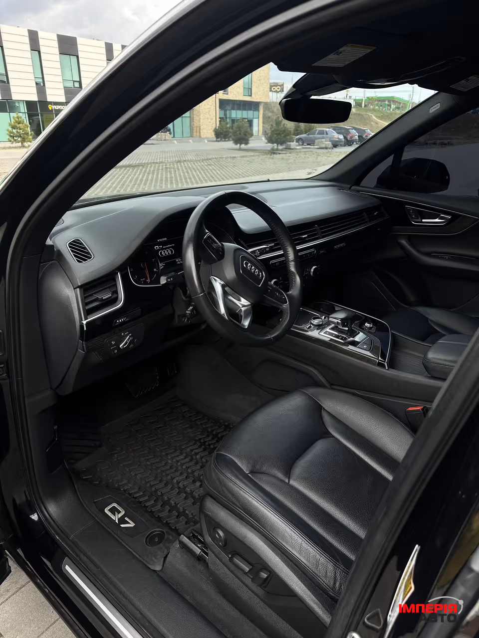 Audi Q7 - фото 22