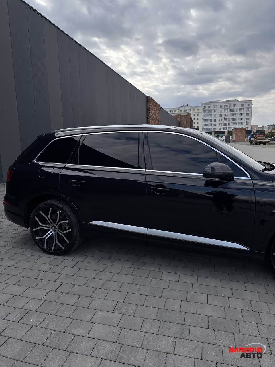 Audi Q7 - фото 11