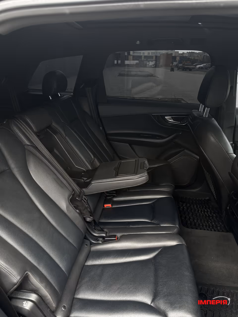 Audi Q7 - фото 29