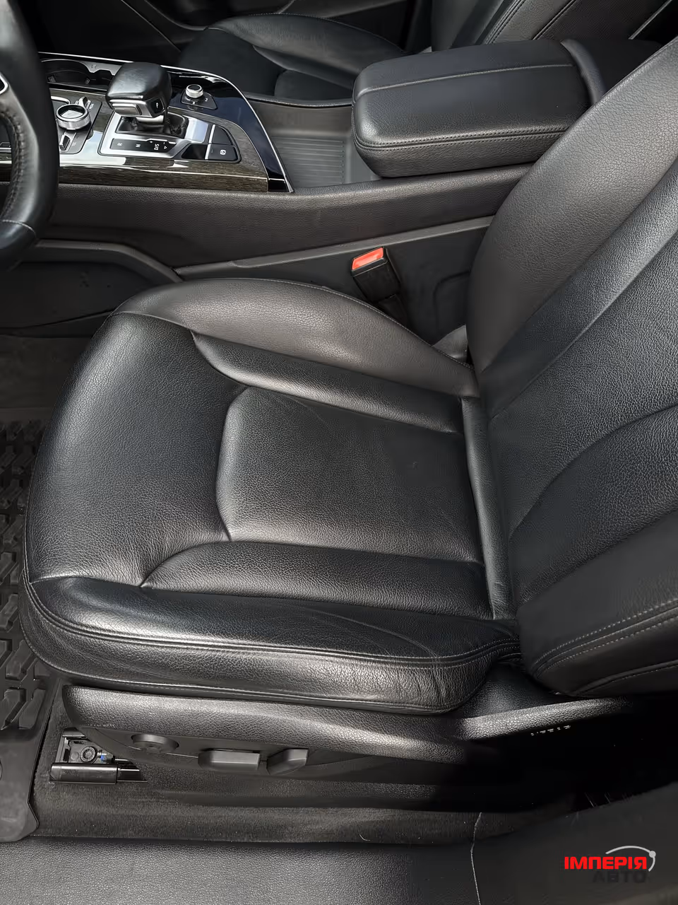 Audi Q7 - фото 23