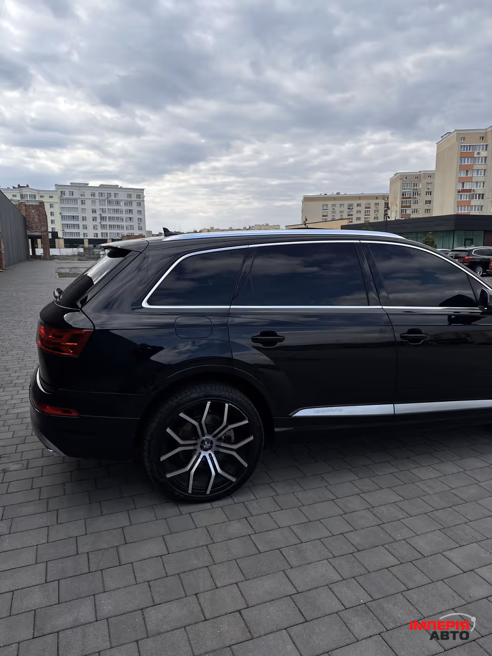 Audi Q7 - фото 12