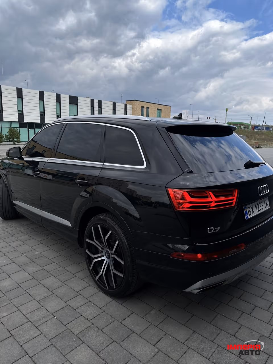 Audi Q7 - фото 14