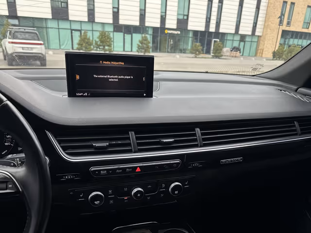 Audi Q7 - фото 4