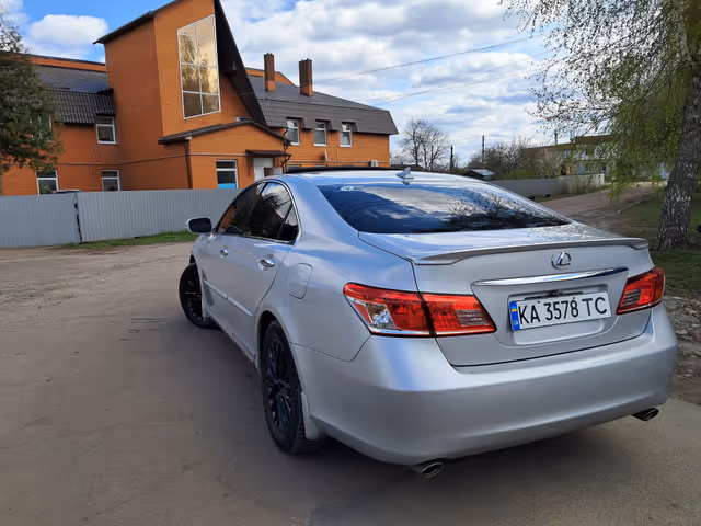 Lexus ES - фото 4