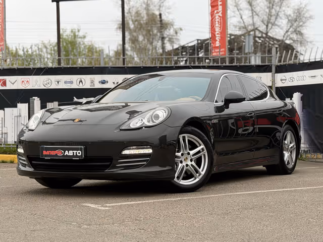 Porsche Panamera - фото 1