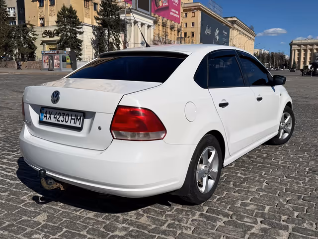 Volkswagen Polo - фото 3