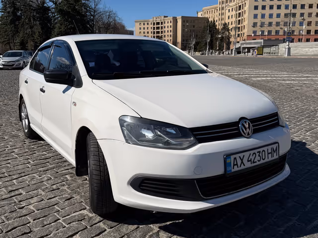Volkswagen Polo - фото 1