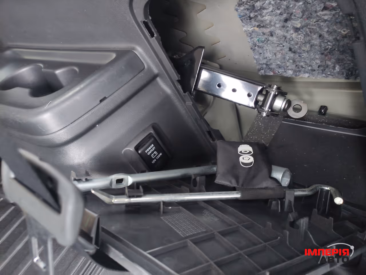 Mitsubishi Outlander - фото 11