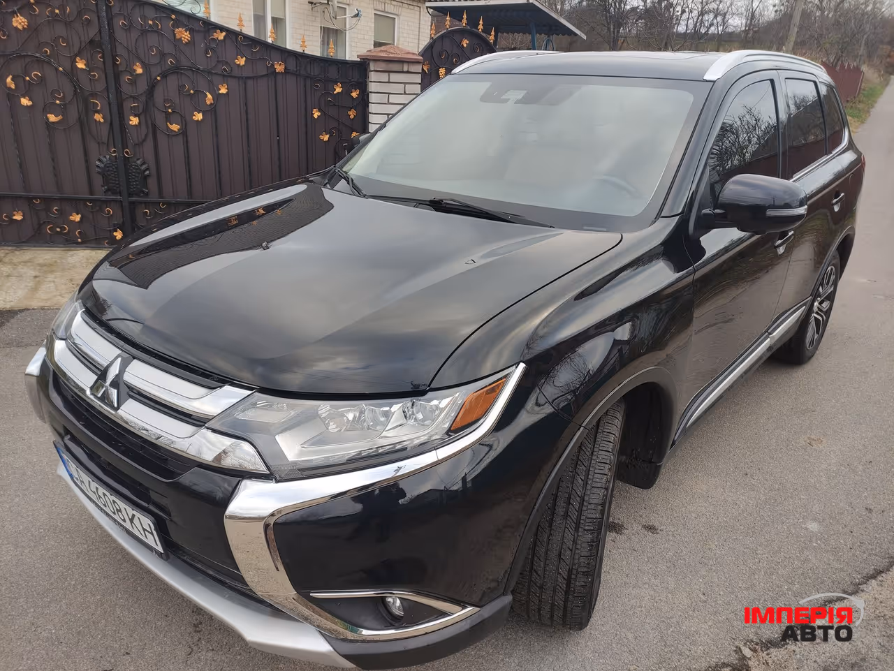 Mitsubishi Outlander - фото 1